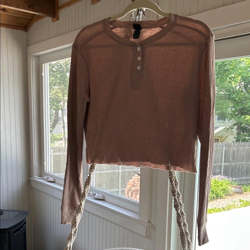 wild fable Cropped Waffle-Knit Henley in Dusty Mauve
